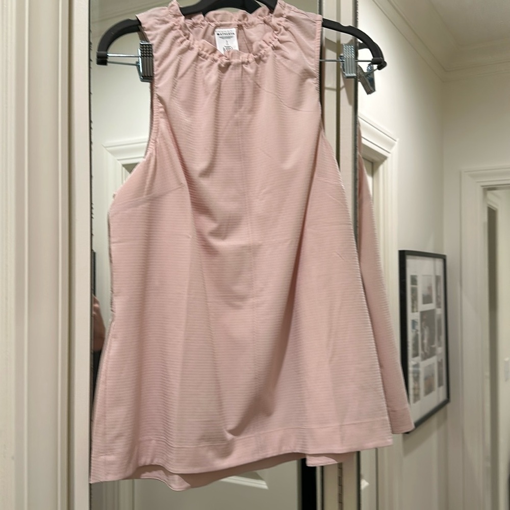 Athleta sleeveless shirt